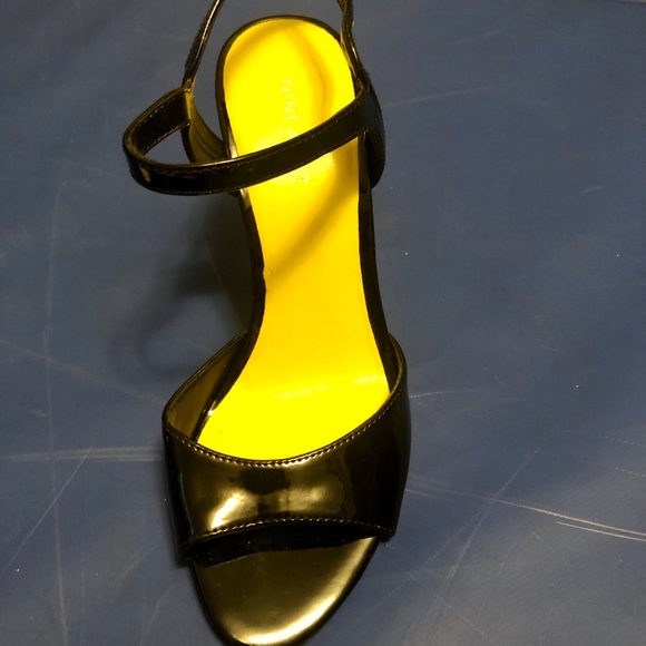Nine West Black patent strappy sandals - Picture 3 of 3